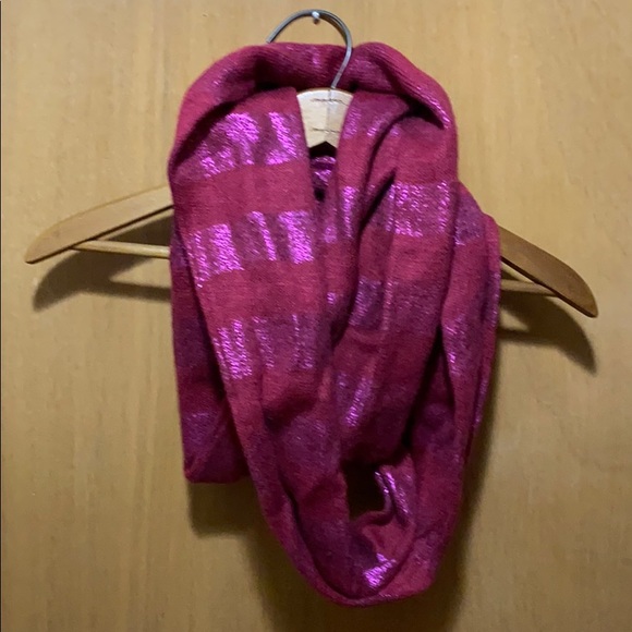 Express Infinity Loop Scarf - Picture 2 of 3